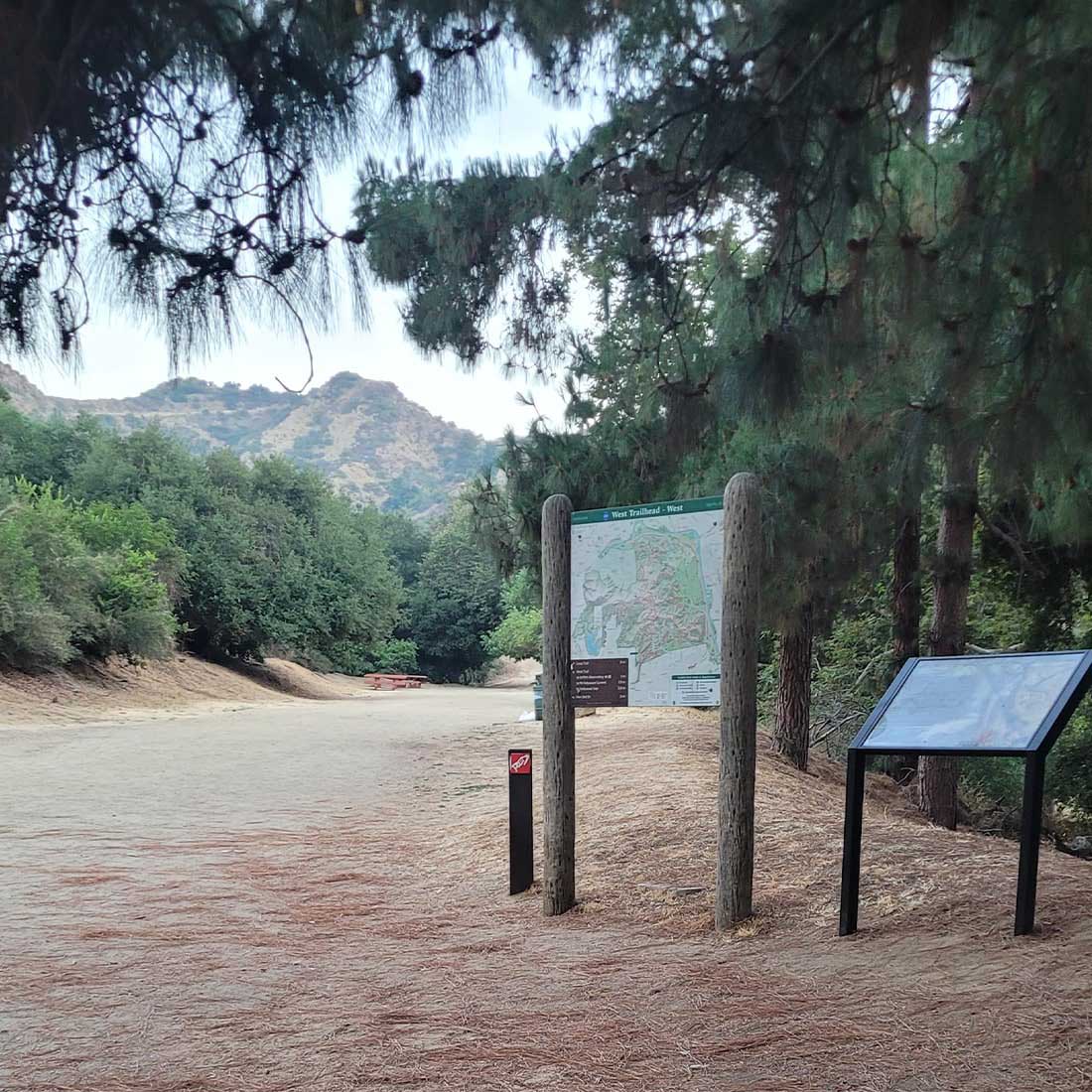 map-hike5-D 10A-West-Trailhead-Sign