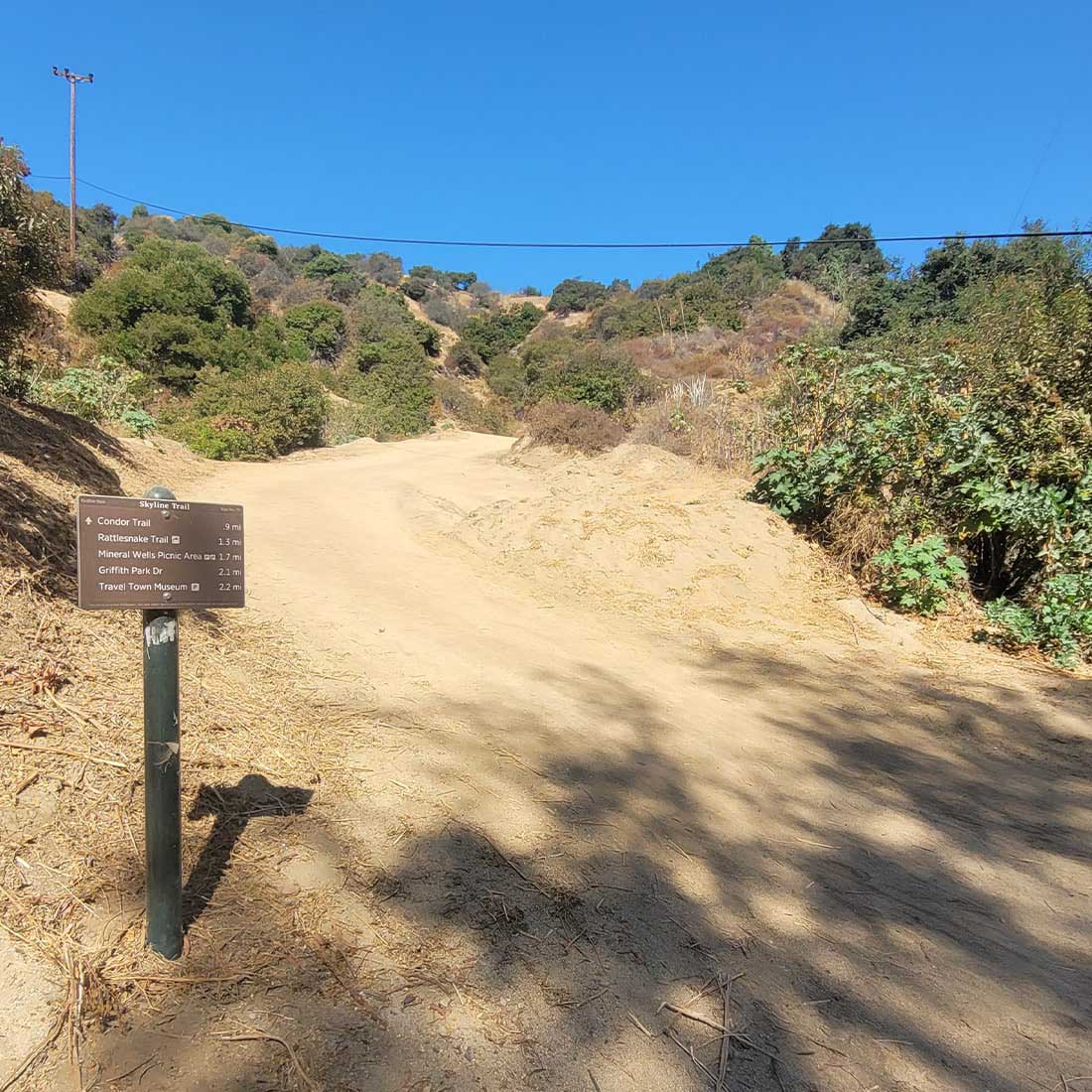 8I-Skyline-Trailhead